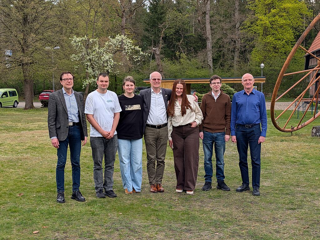 Vorstand VCD Landesverband Niedersachsen 2026, v.l.n.r.: Harald Walsberg, Kay Rabe von Kühlewein, Iryna Koval, Hans-Christian Friedrichs, Yuliia Khorolska, Christian Hagemann und Christian Harstrick + (nicht im Bild) Kirsten Rohs und Thomas Schmalstieg