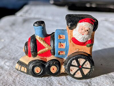 Weihnachtslok mit Weihnachtsmann