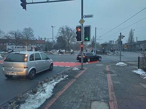 Kreuzung Karl-Wiechert-Allee/Misburger Straße, am 9.2.2026, 8 Uhr morgens